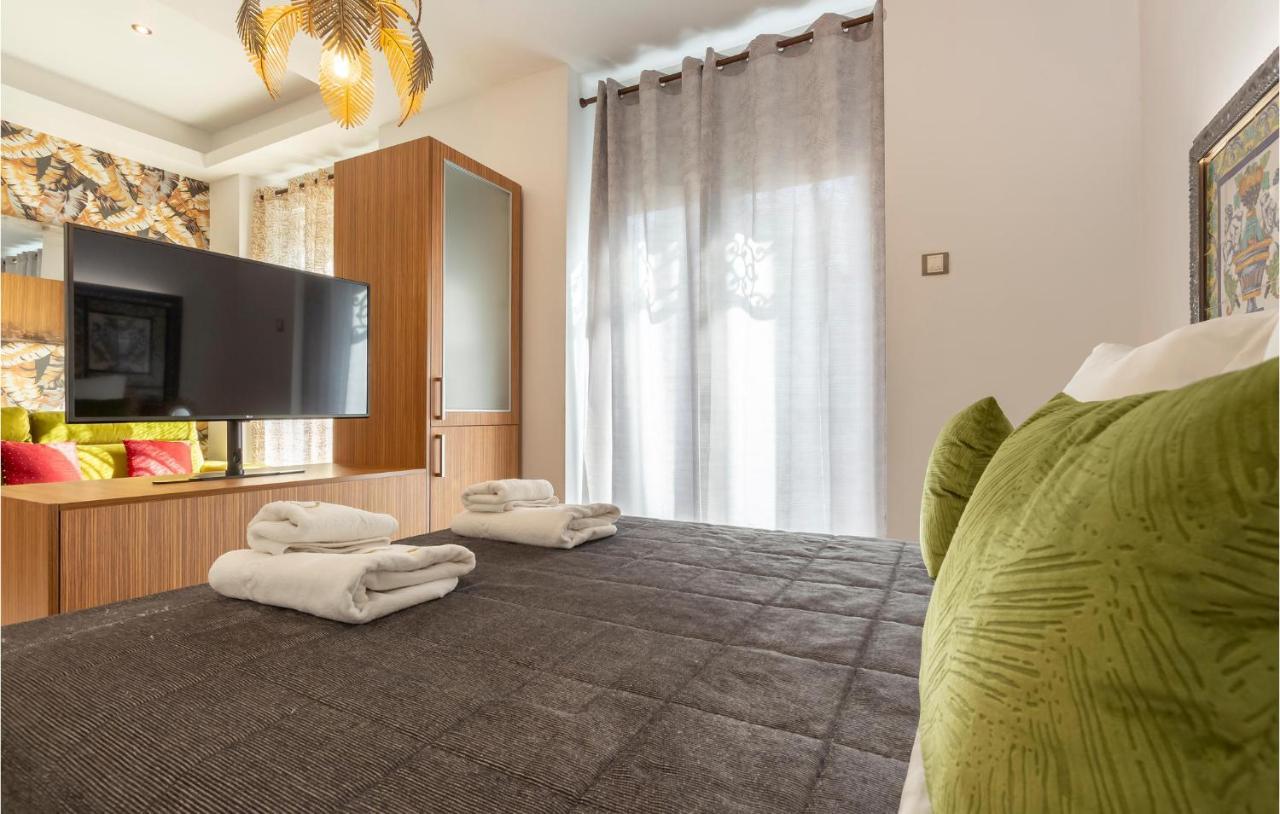 Apartamento 1 Bedroom Awesome In Sevilla